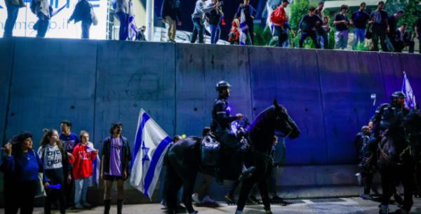 אחרי שנתיים: בית המשפט הרשיע את הפרש שתקף מפגינה