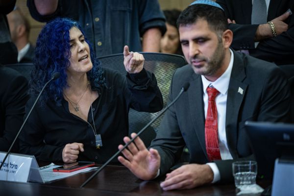 שר התקשורת הנחה את הדואר: ספקו את השירות בחינם