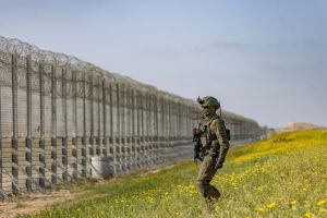 צה"ל: אזרחים ישראלים חצו את הגבול לעזה - והוחזרו לישראל