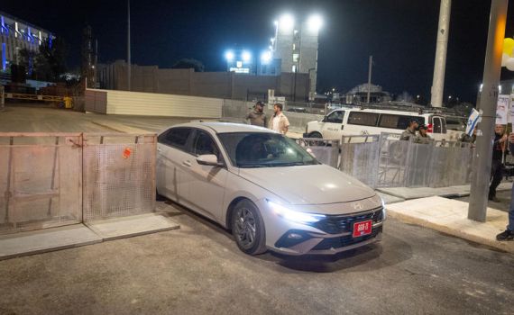 התפתחות דרמטית: דמות בטחונית נעצרה בפרשת קטארגייט