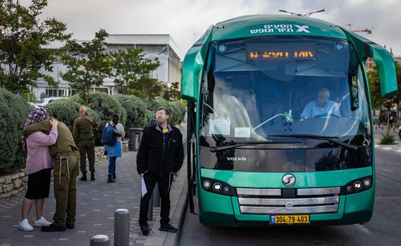 אשתו של העיתונאי המגויס רותחת: "תתבייש, חוצפן"