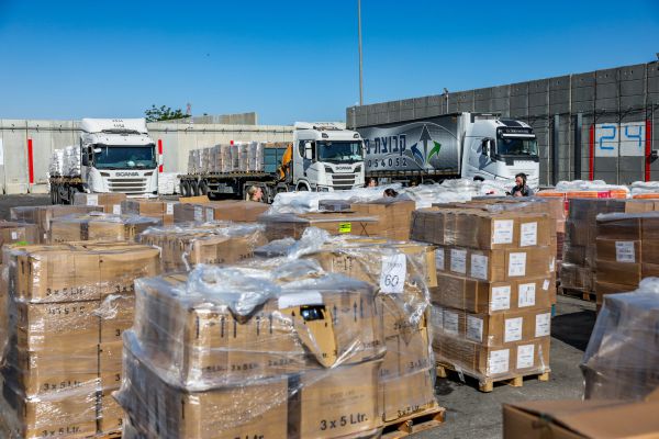 חמאס בלחץ: חלוקת המזון בעזה מערערת את נרטיב הרעב