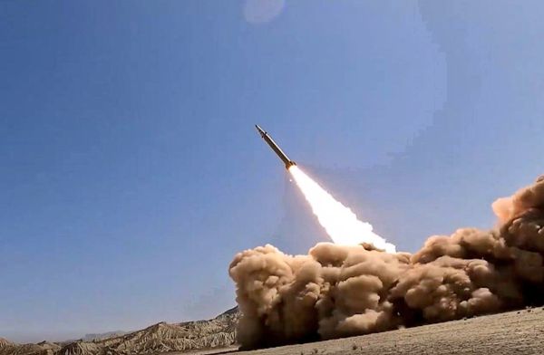 במקביל לאיים על ישראל: איראן חושפת טיל חדש ומסוכן