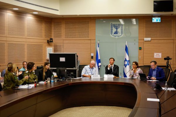 החיילת שמפקדה פגע בה מינית: "הצבא הפקיר אותי"