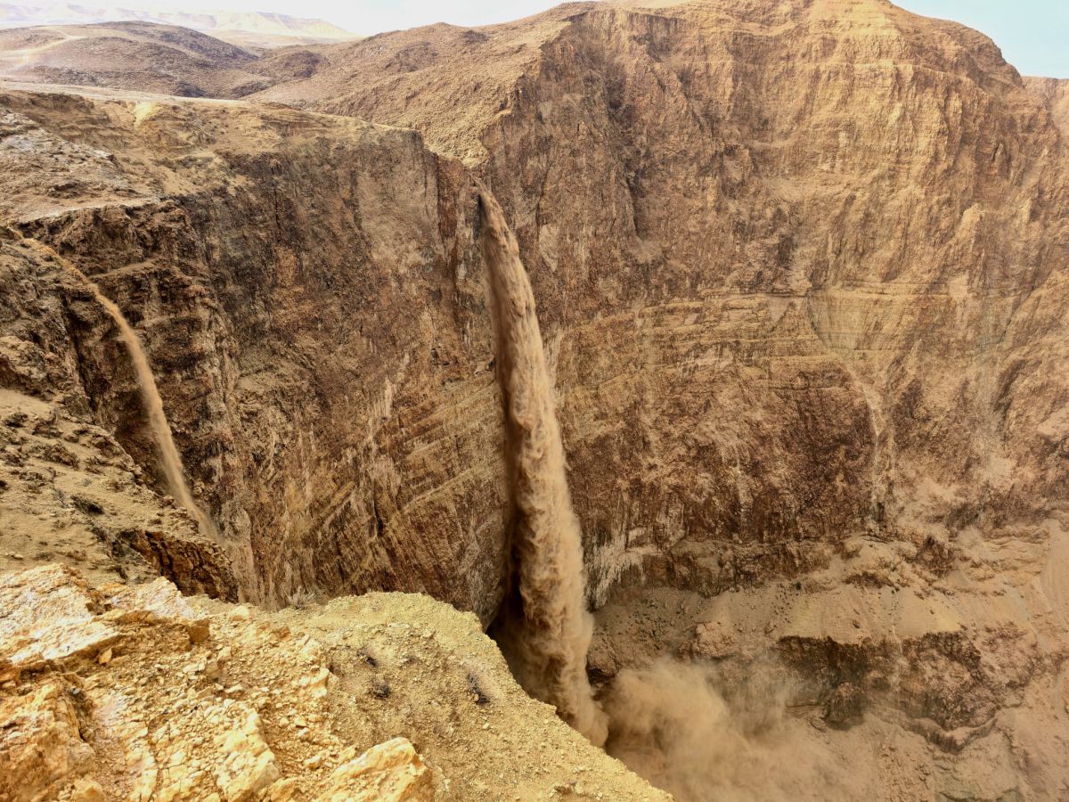 הדרום מתחת למים: צפו בתיעודים – שיטפונות בעשרות מוקדים באזור