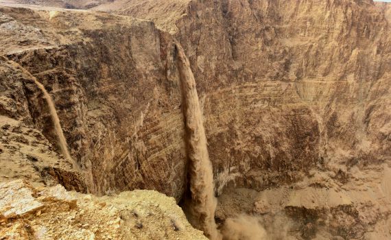 הדרום מתחת למים: צפו בתיעודים – שיטפונות בעשרות מוקדים באזור