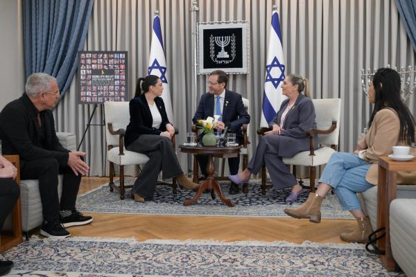 המתמודדת הישראלית לאירוויזיון להרצוג: "אנחנו באים לנצח״