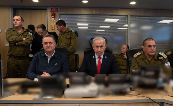 צפו: ראש הממשלה ושר הביטחון בקריה במהלך התקיפה בתימן