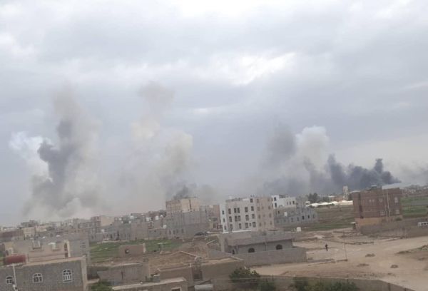 צפו בתיעוד: עשן כבד ולהבות עולים משדה התעופה בתימן