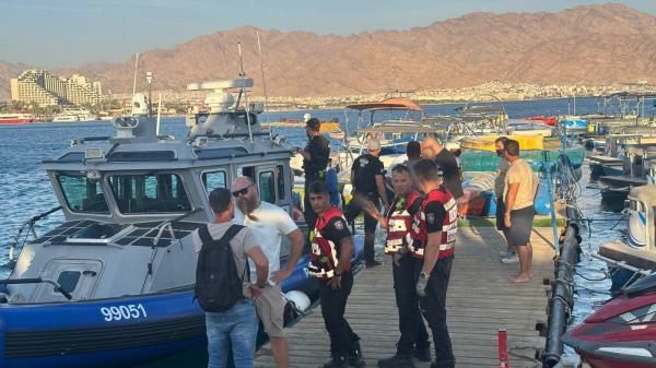 טרגדיה באילת: הרוג ו-10 פצועים בהתהפכות סירה בחוף נביעות