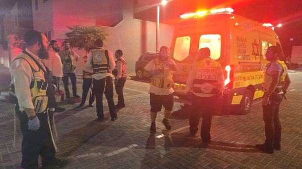 חשד לנסיון רצח בעפולה: בת 40 נפצעה באורח קשה