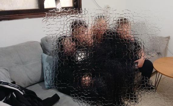 דרמה לאור יום: אישה וילדיה חולצו מכפר פלסטיני