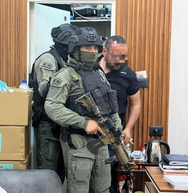 בעקבות ירי לא חוקי: שוטרים פשטו על החתונה ועצרו את החתן