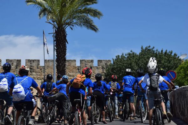"ללא פחד ובגאון": מסע האופניים מקריית ארבע לירושלים