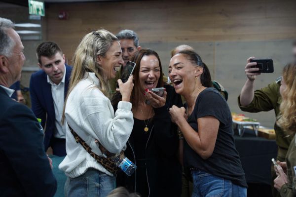 צפו; יעל אלכסנדר בשיחה ראשונה עם בנה, עידן: "עוד מעט נפגשים"