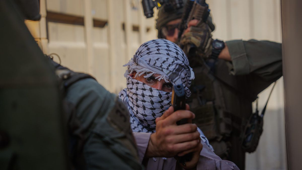 לאור יום: מסתערבים עצרו מבוקש בפעילות טרור בשכם