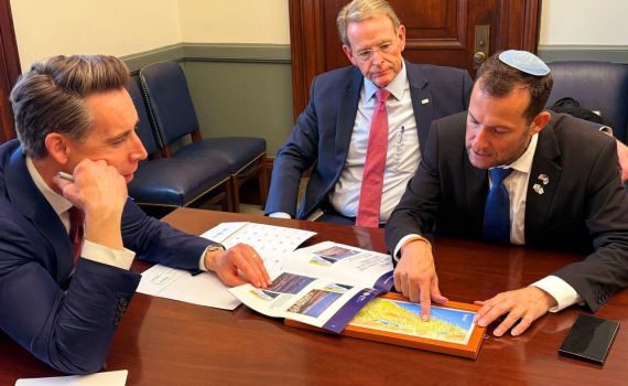 תמיכה חסרת תקדים מסנאטורים אמריקאים: "לישראל זכויות באיו"ש"