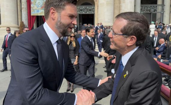 שר החוץ האמיתי: הרצוג נפגש עם ראשי מדינות אירופה