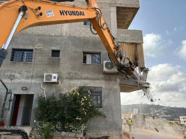 אחרי הפיגוע: נהרס מבנה סמוך לציר בו נרצחה צאלה גז ז"ל