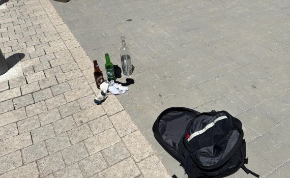 תייר נעצר לאחר שהניח תיק עם בקבוקי תבערה ליד שגרירות ארה"ב