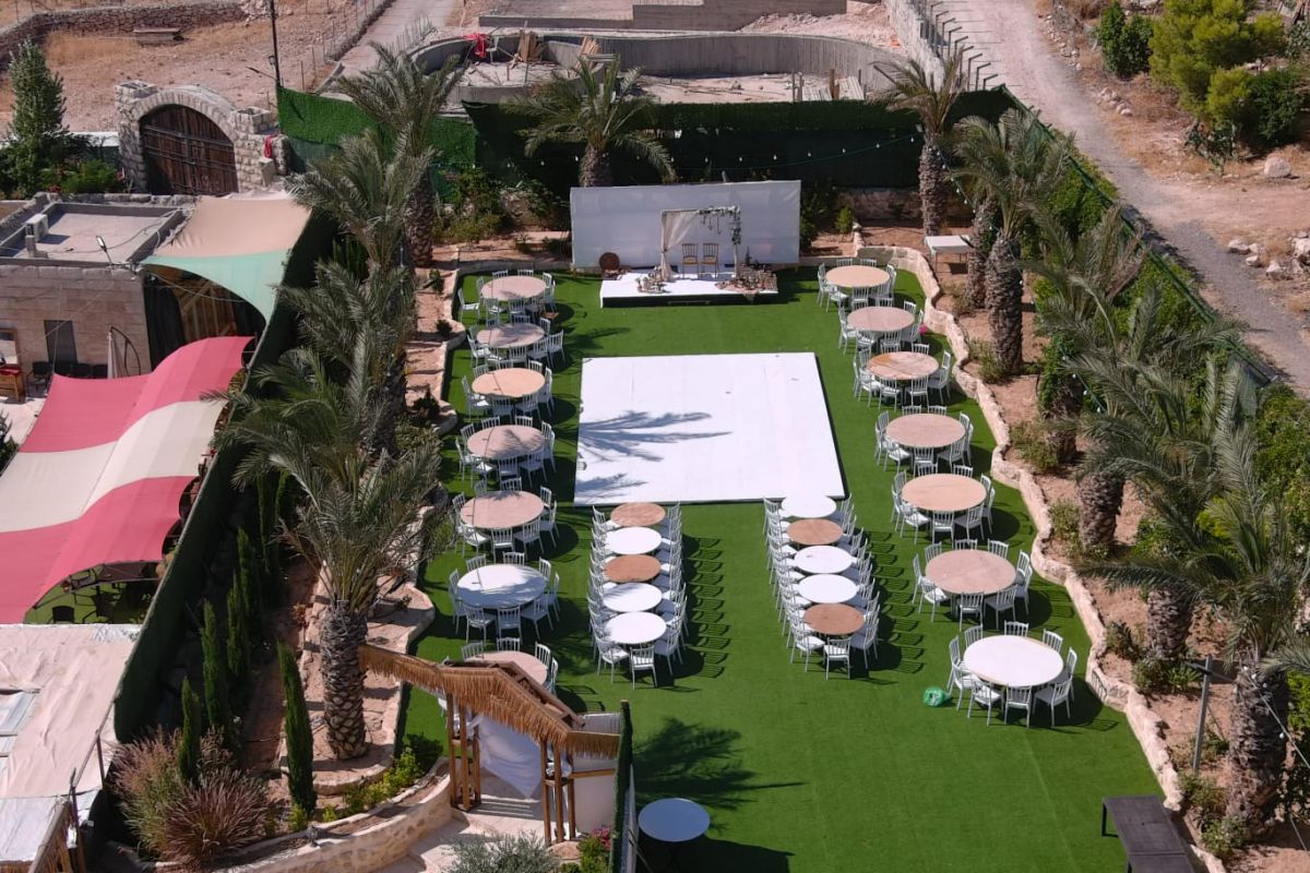 סוף לחגיגות: נהרס גן אירועים שאיים על כביש מרכזי בגוש עציון