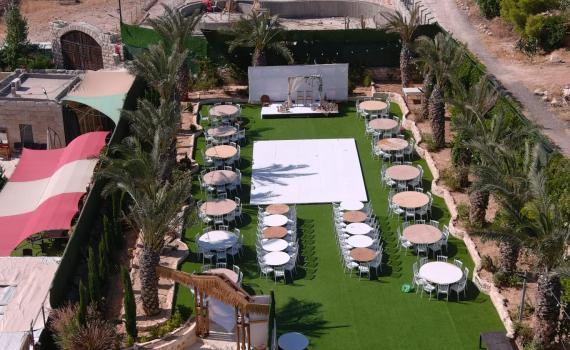 סוף לחגיגות: נהרס גן אירועים שאיים על כביש מרכזי בגוש עציון