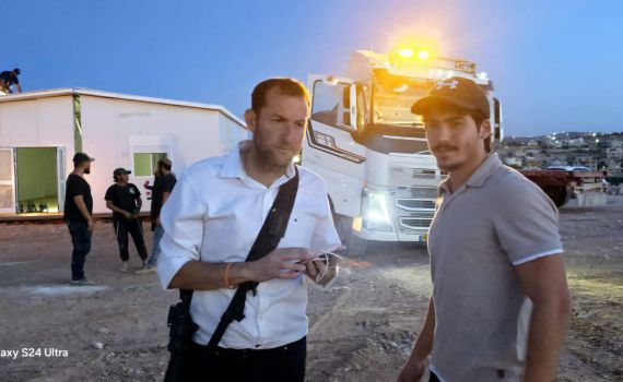 שבוע אחרי הפיגוע: הוקם המבנה הראשון ב"ברוכין דרום"