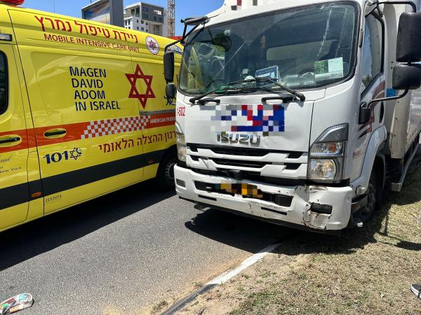 אסון בתל אביב: רוכבת קורקינט נהרגה לאחר שנפגעה ממשאית