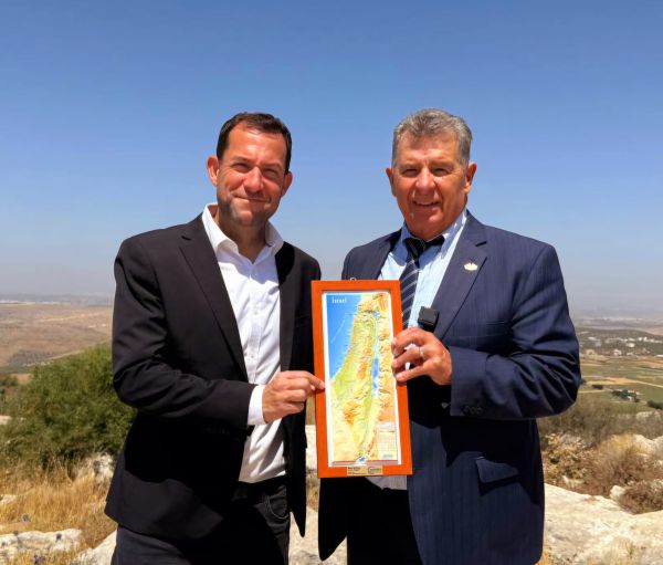 המנהיג הנוצרי הבכיר ביקר בשומרון: הריבונות ניתנה מה׳ לאברהם