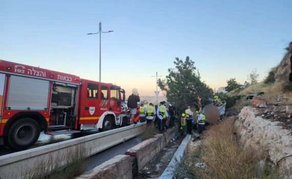 תאונה קטלנית בי-ם: שני צעירים נהרגו לאחר שהתהפכו עם רכבם