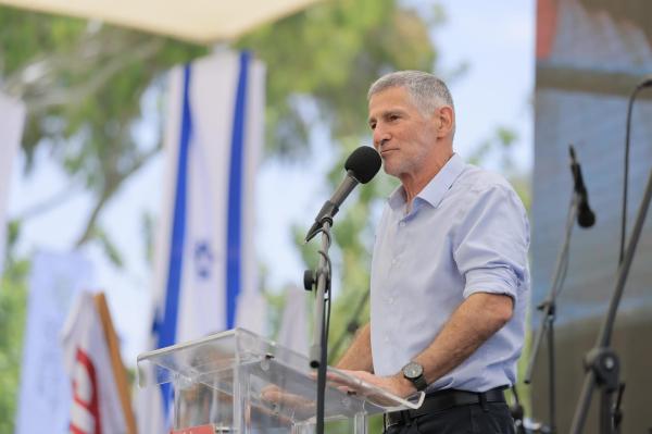 יאיר גולן ראה מפגינים נגדו ואיבד את זה