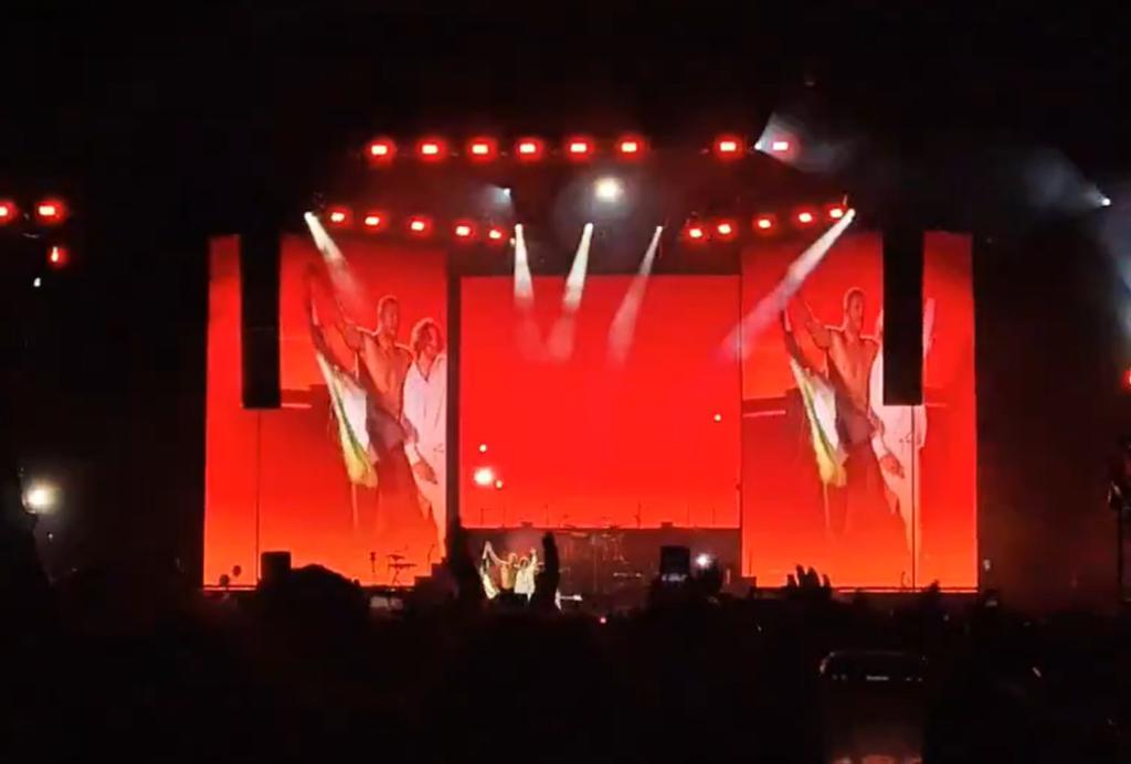 כבר לא בצד שלנו? סולן אימג'ן דרגונס התעטף בדגל פלסטין בהופעה