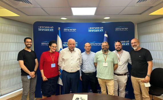 ליברמן ממשיך במסע לגיוס קולות סרוגים: התחנה הבאה יו"ש