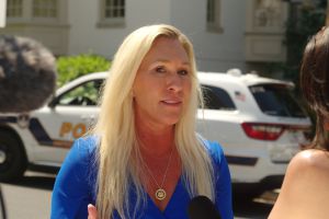 בצל הסכסוך עם טראמפ: הרפובליקנית האנטי-ישראלית תרוץ לנשיאות?