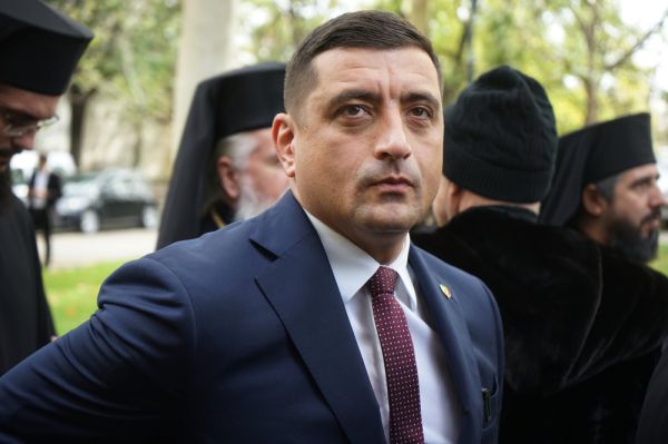 הבחירות ברומניה: מועמד הימין הקיצוני זכה בסיבוב הראשון