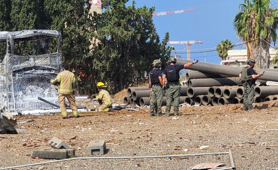 בטיל האחרון למרכז: חניון אוטובוסים עלה באש