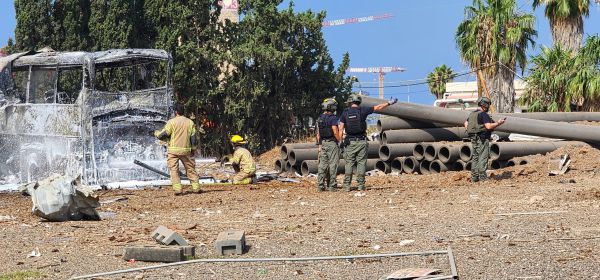בטיל האחרון למרכז: חניון אוטובוסים עלה באש