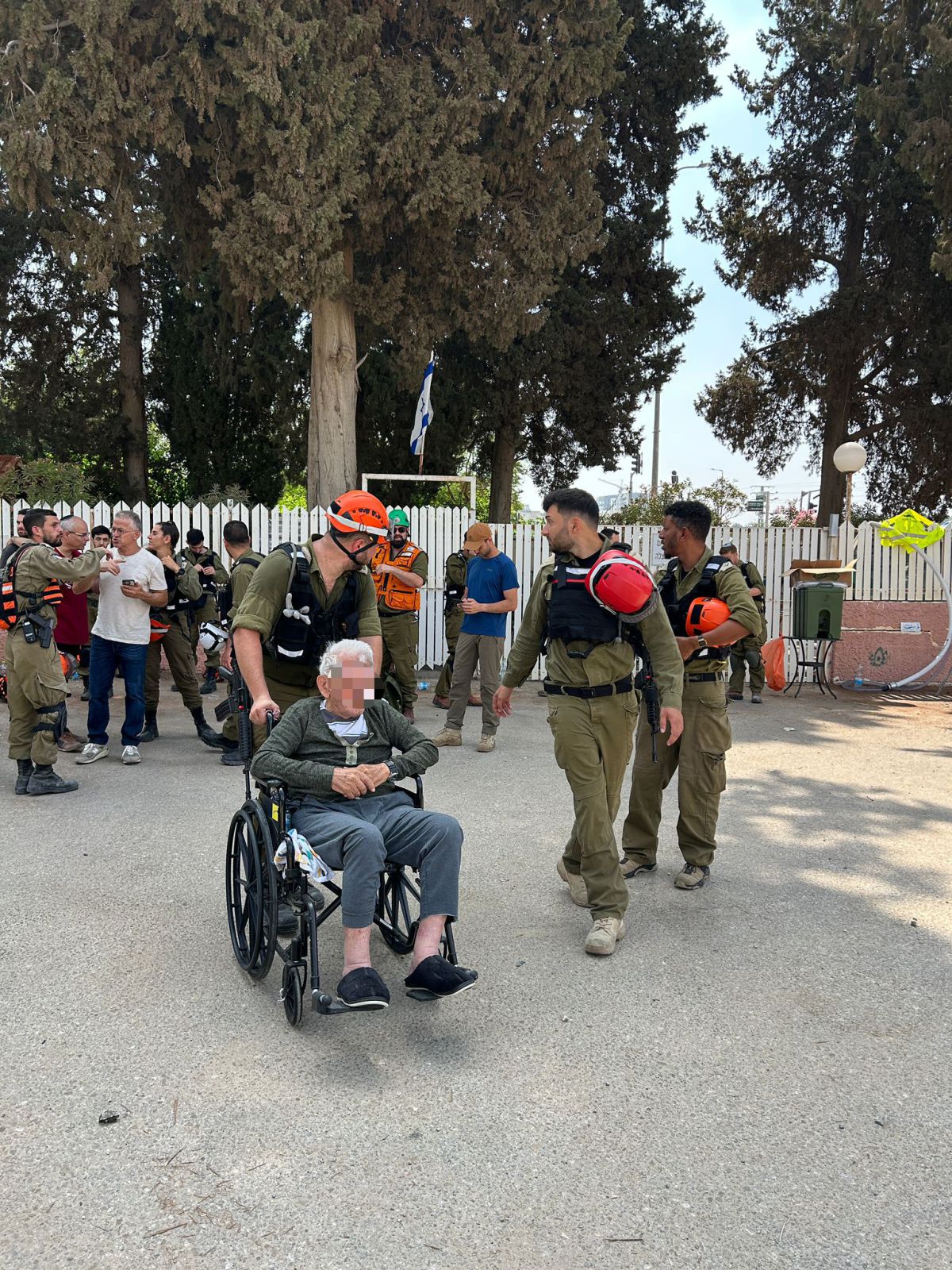 "נצצו להם העיניים": החילוץ מבית האבות בנס ציונה