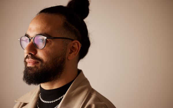 "מרחב מוגן ללב": השיר החדש של בניה ברבי שכובש את הלב