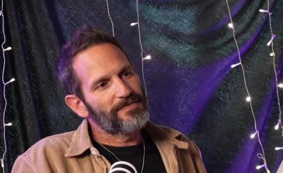 "חייב להפסיק לשתות": הסיפור הקורע של גורי אלפי עם יהונתן גפן