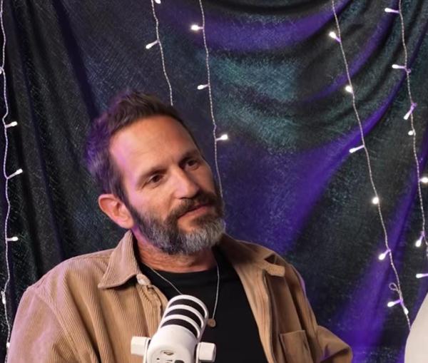 "חייב להפסיק לשתות": הסיפור הקורע של גורי אלפי עם יהונתן גפן