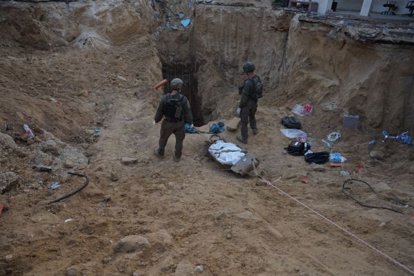 תיעוד מיוחד: כך חולצו גופותיהם של בכירי חמאס מביה״ח האירופאי