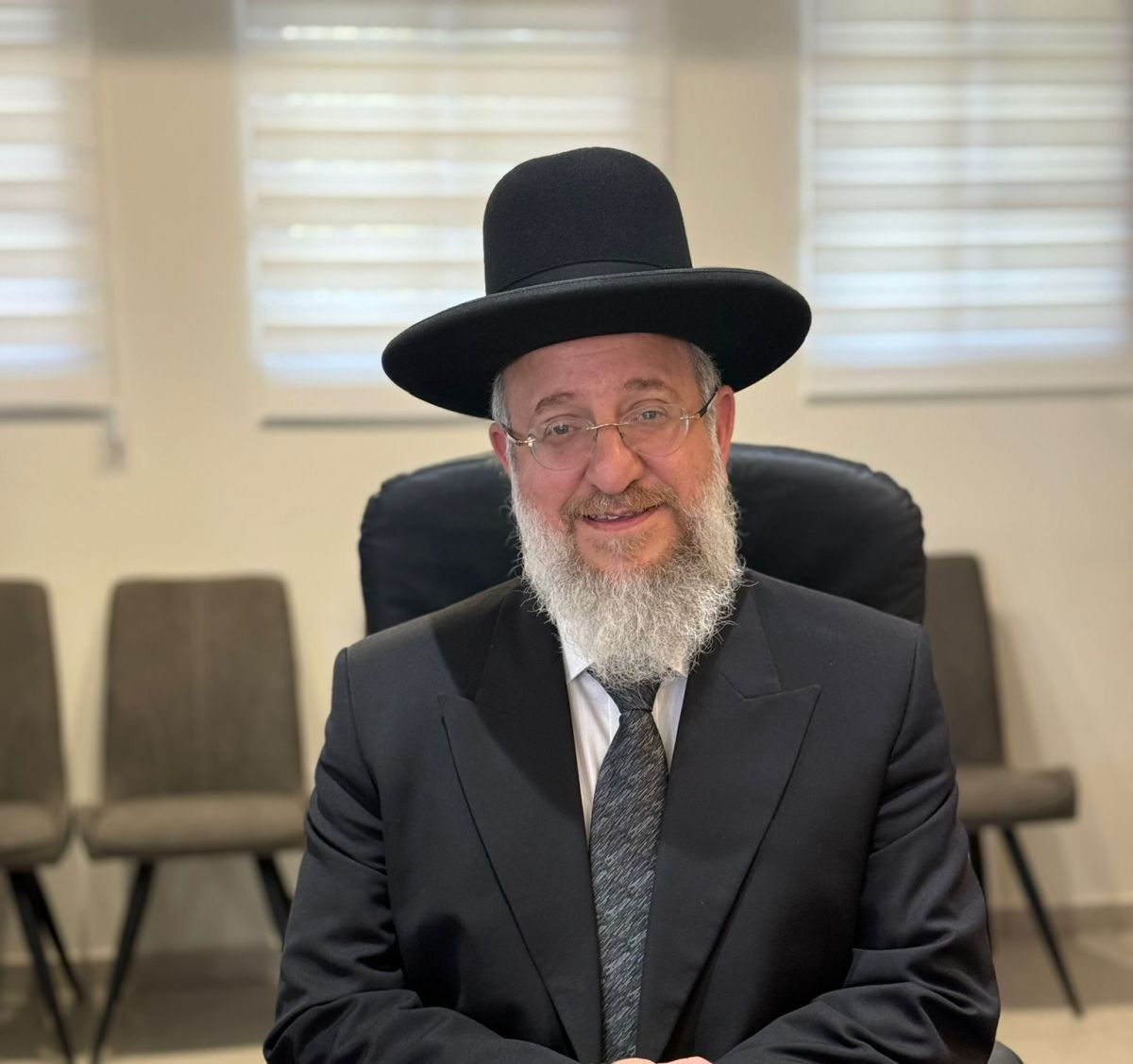 הרב של הידברות ניצח את המועמד הסרוג ונבחר לרב של גדרה