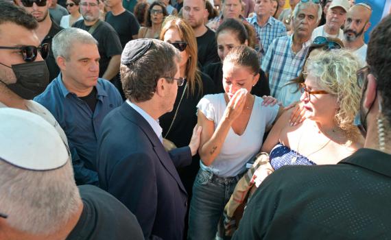 הרצוג הספיד את יונתן סמרנו: "סליחה שלקח זמן רב כל כך"