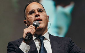 יום הולדת שמח: עשרה דברים שלא ידעתם על הזמר יעקב שוואקי