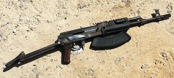 חשד לירי בלוד: אב ובנו נעצרו עם קלצ'ניקוב וקילו סמים