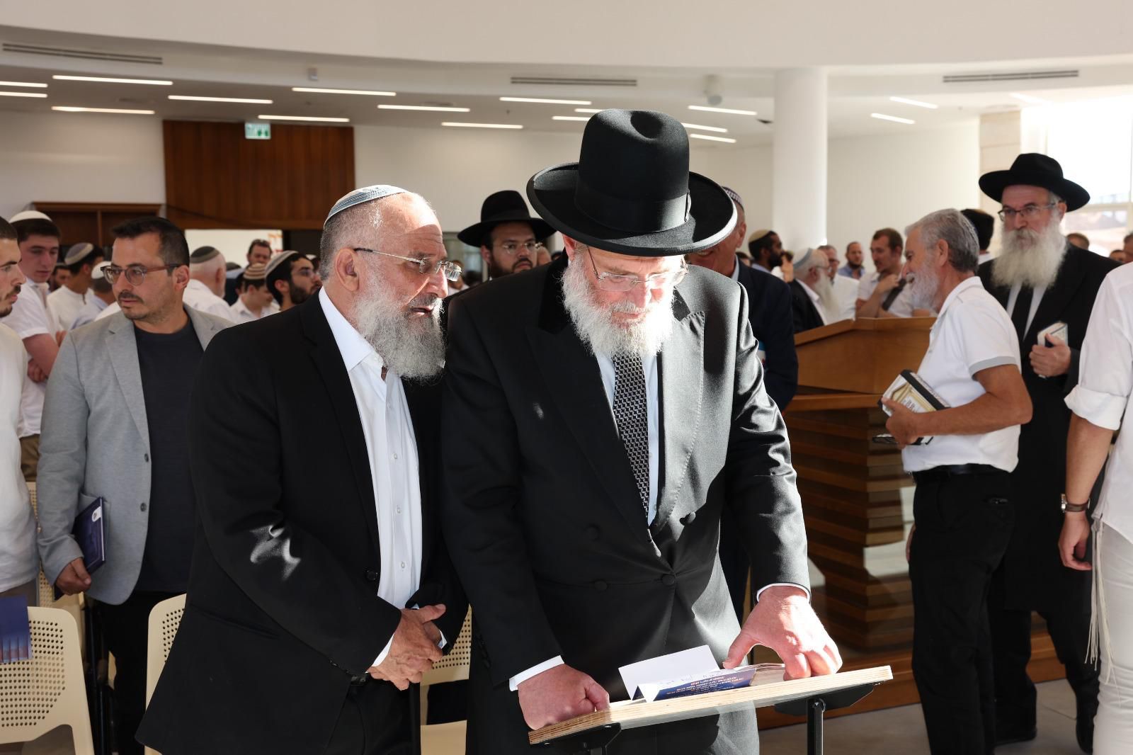 הרב בר עם ראש הישיבה הרב יוסי רודריגז