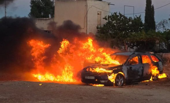 עוד תקרית: ישראלים השחיתו מבנה והציתו רכבים בכפר פלסטיני