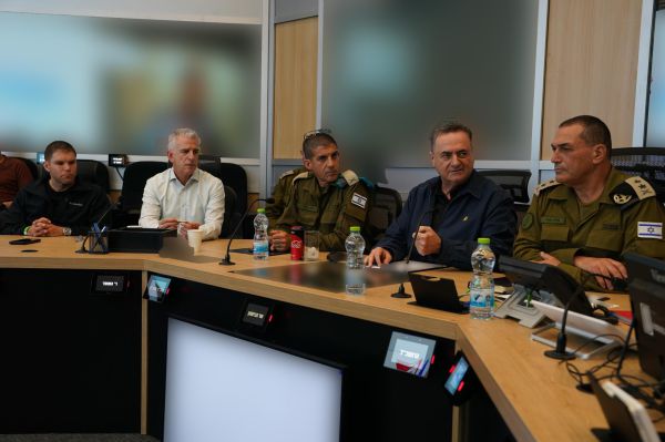 כ"ץ: "תמשיכו לקלף את עור הנחש כולל ראשי המשטר"