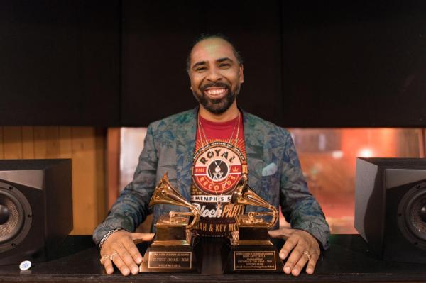 זוכה הגראמי מגיע ארצה: זו הסיבה